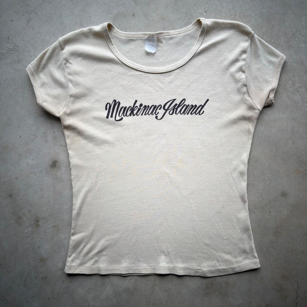 Vintage Mackinac Island Baby Tee Cream Graphic Souvenir T-Shirt Retro 70s 80s